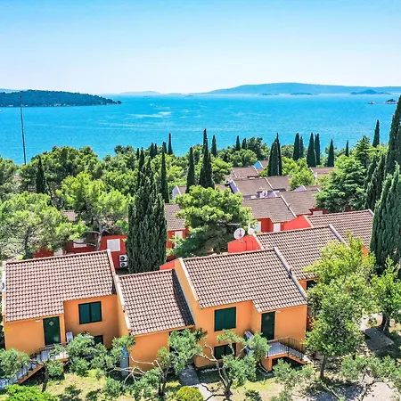 Medena-5 By Interhome 特罗吉尔