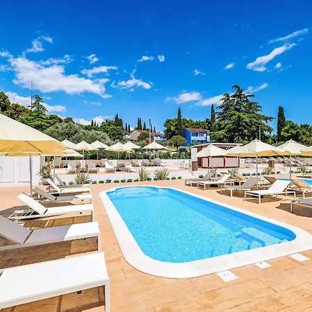 Medena-5 By Interhome 特罗吉尔